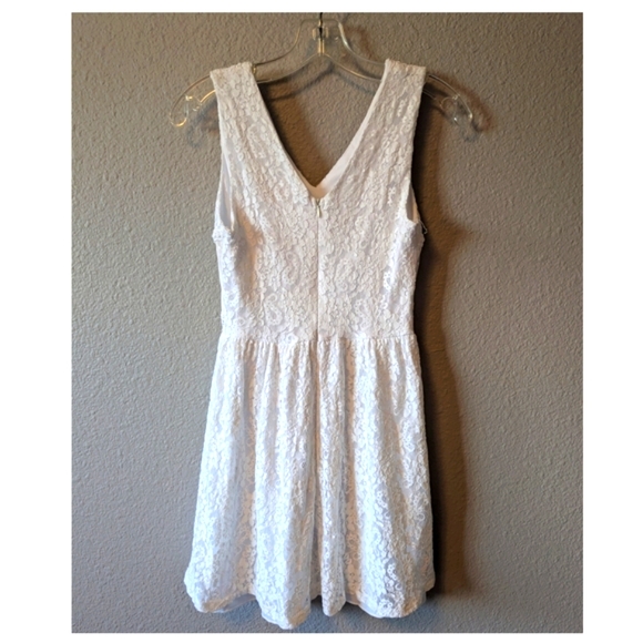 Francesca's Mi Ami White Lace Crotchet Skeeveless Mini Summer Dress Sz. S - Picture 3 of 11